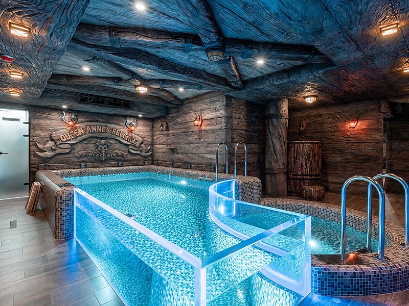 Spa Lounge Club Тортуга / Tortuga — Пиратский корабль