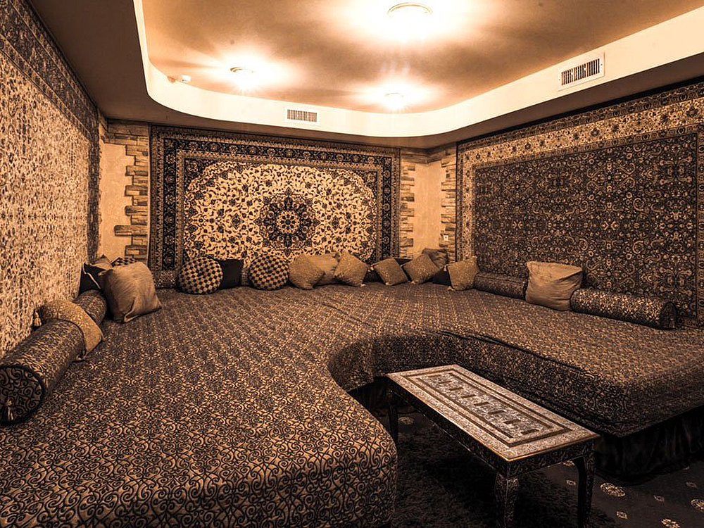 KYTUZOV VIP